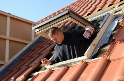 Pose de fenêtres de toit Velux à Croix-Chapeau